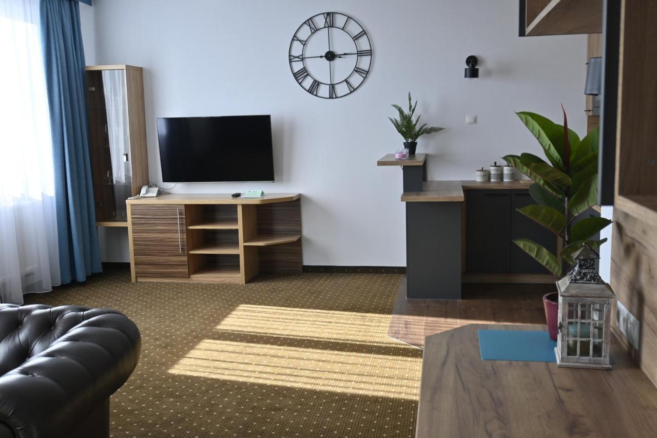 Aparthotel Legnica - Apartamenty Z Aneksem Kuchennym Extérieur photo